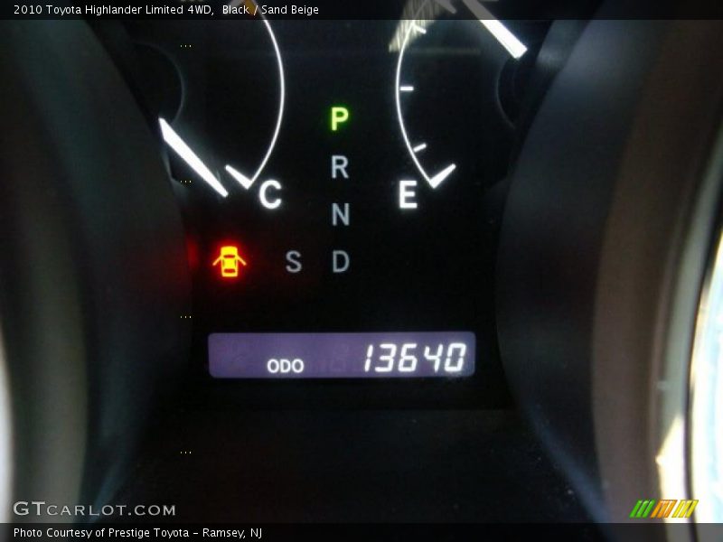 Black / Sand Beige 2010 Toyota Highlander Limited 4WD