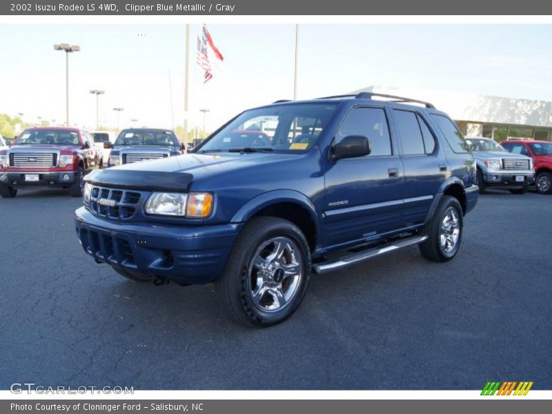 Front 3/4 View of 2002 Rodeo LS 4WD