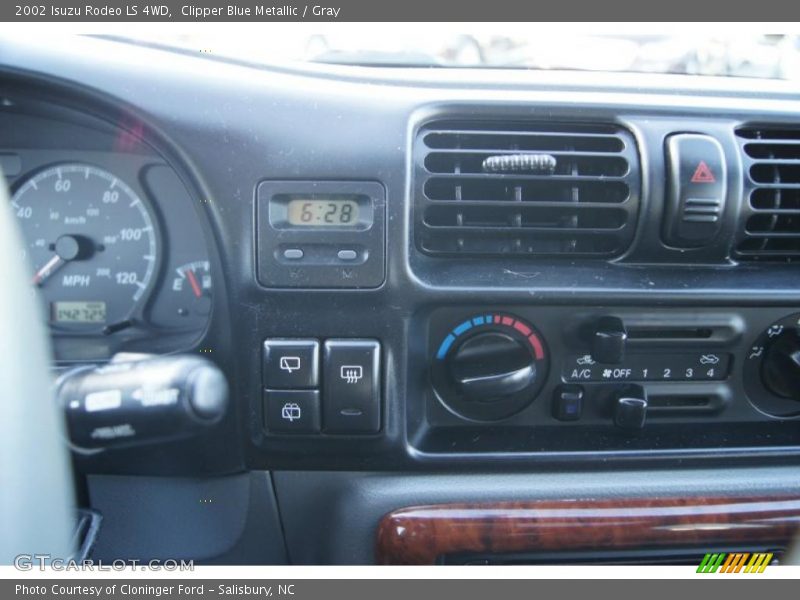 Clipper Blue Metallic / Gray 2002 Isuzu Rodeo LS 4WD