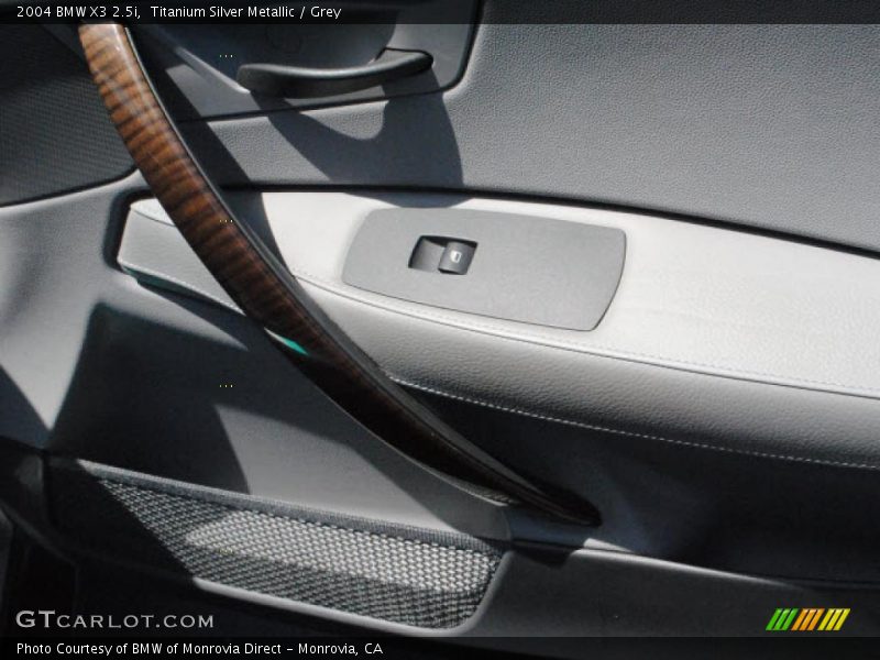 Titanium Silver Metallic / Grey 2004 BMW X3 2.5i