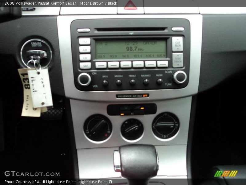 Mocha Brown / Black 2008 Volkswagen Passat Komfort Sedan