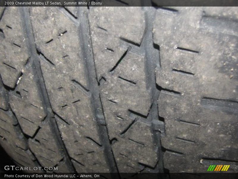 Summit White / Ebony 2009 Chevrolet Malibu LT Sedan