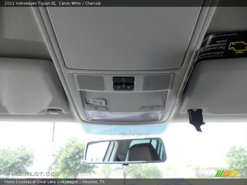 Candy White / Charcoal 2011 Volkswagen Tiguan SE