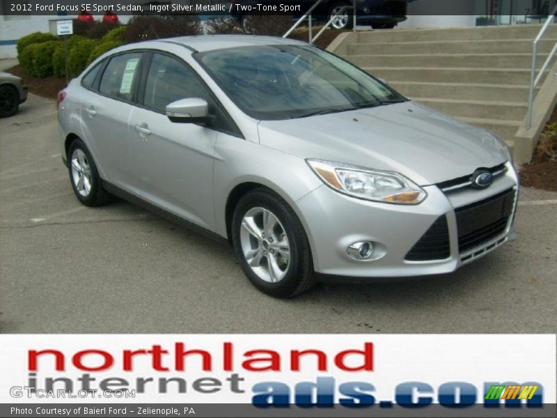 Ingot Silver Metallic / Two-Tone Sport 2012 Ford Focus SE Sport Sedan