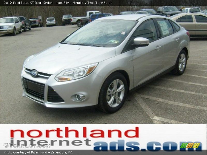 Ingot Silver Metallic / Two-Tone Sport 2012 Ford Focus SE Sport Sedan