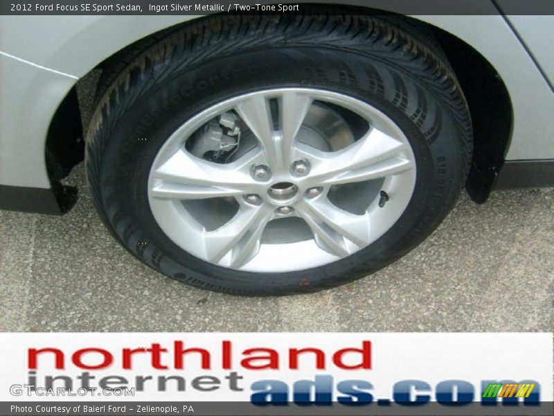 Ingot Silver Metallic / Two-Tone Sport 2012 Ford Focus SE Sport Sedan