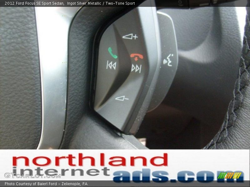 Ingot Silver Metallic / Two-Tone Sport 2012 Ford Focus SE Sport Sedan
