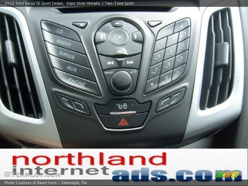 Ingot Silver Metallic / Two-Tone Sport 2012 Ford Focus SE Sport Sedan