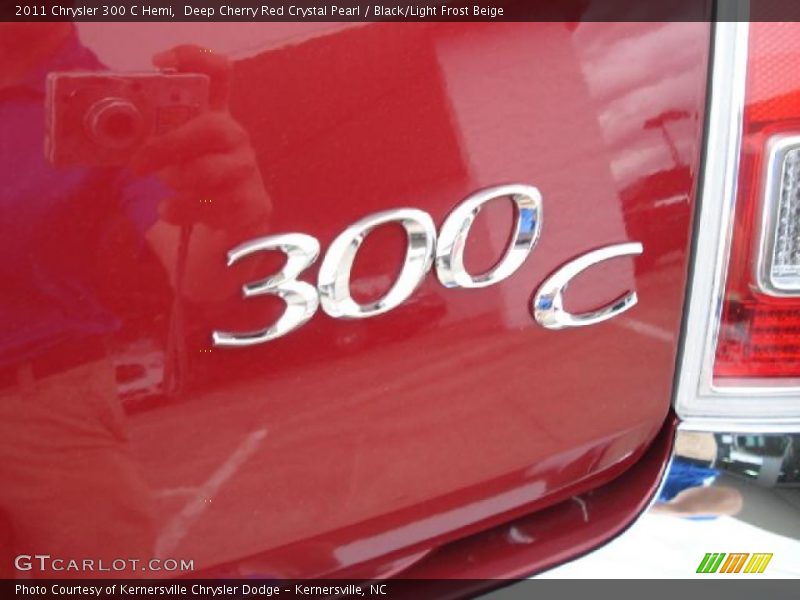  2011 300 C Hemi Logo