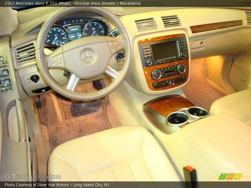 Obsidian Black Metallic / Macadamia 2007 Mercedes-Benz R 350 4Matic