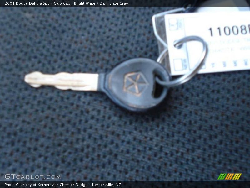 Bright White / Dark Slate Gray 2001 Dodge Dakota Sport Club Cab