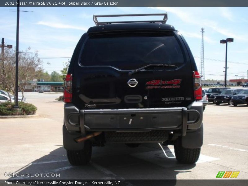 Super Black / Gray Celadon 2002 Nissan Xterra SE V6 SC 4x4