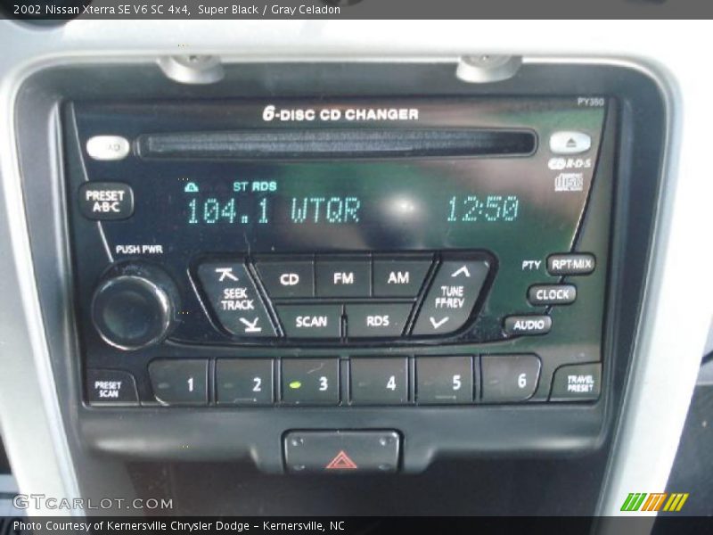 Super Black / Gray Celadon 2002 Nissan Xterra SE V6 SC 4x4