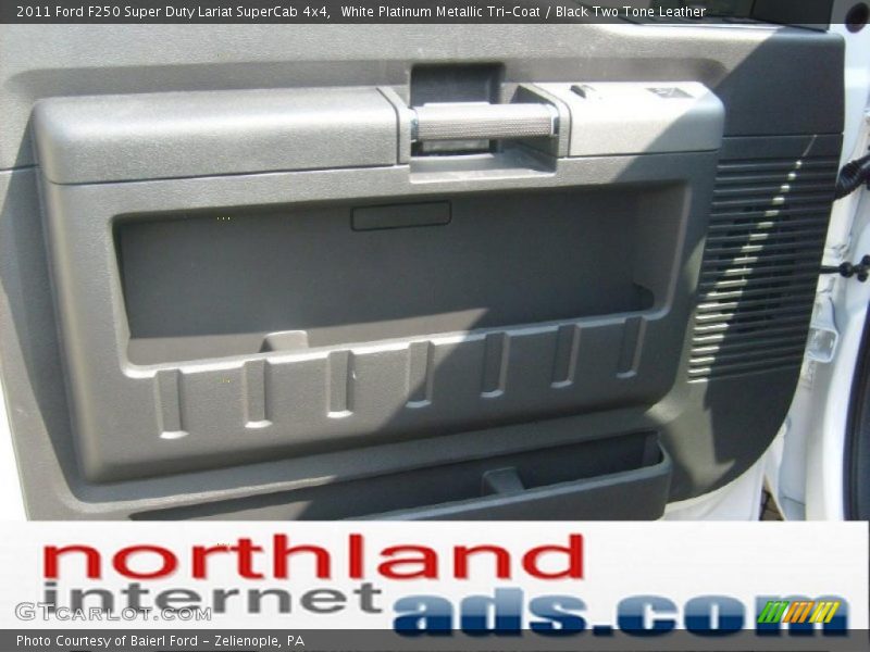 White Platinum Metallic Tri-Coat / Black Two Tone Leather 2011 Ford F250 Super Duty Lariat SuperCab 4x4