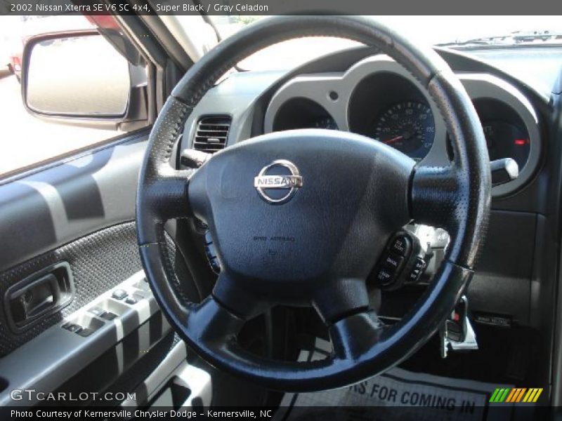Super Black / Gray Celadon 2002 Nissan Xterra SE V6 SC 4x4