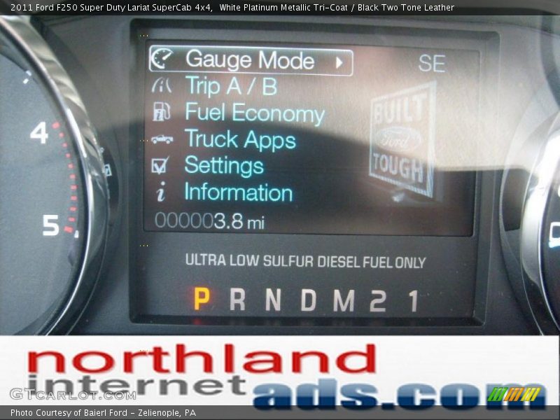 White Platinum Metallic Tri-Coat / Black Two Tone Leather 2011 Ford F250 Super Duty Lariat SuperCab 4x4