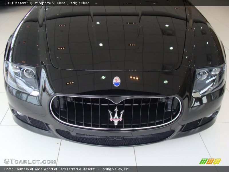 Nero (Black) / Nero 2011 Maserati Quattroporte S