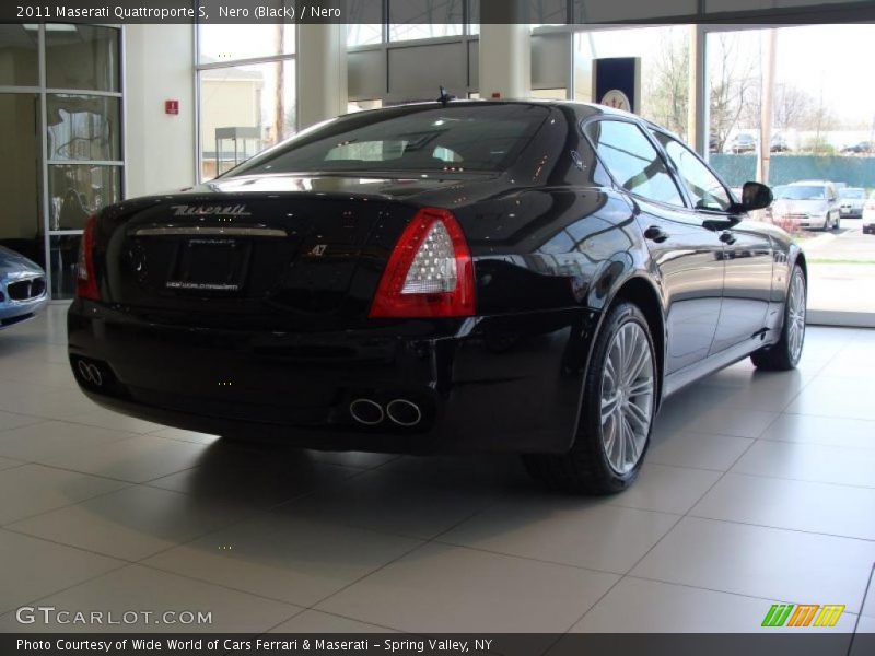 Nero (Black) / Nero 2011 Maserati Quattroporte S