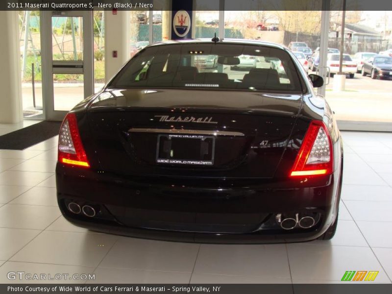 Nero (Black) / Nero 2011 Maserati Quattroporte S