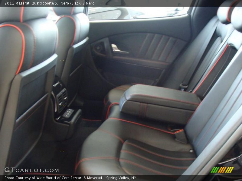 Nero (Black) / Nero 2011 Maserati Quattroporte S