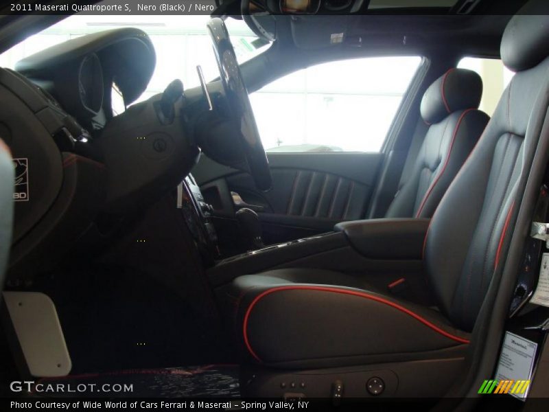 Nero (Black) / Nero 2011 Maserati Quattroporte S