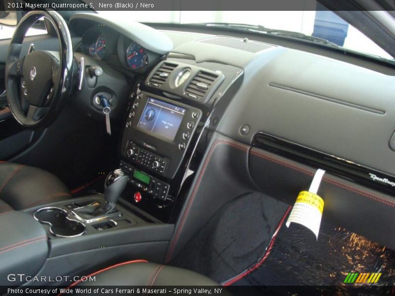 Dashboard of 2011 Quattroporte S