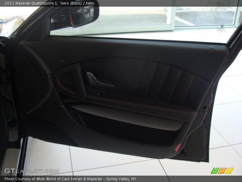 Nero (Black) / Nero 2011 Maserati Quattroporte S