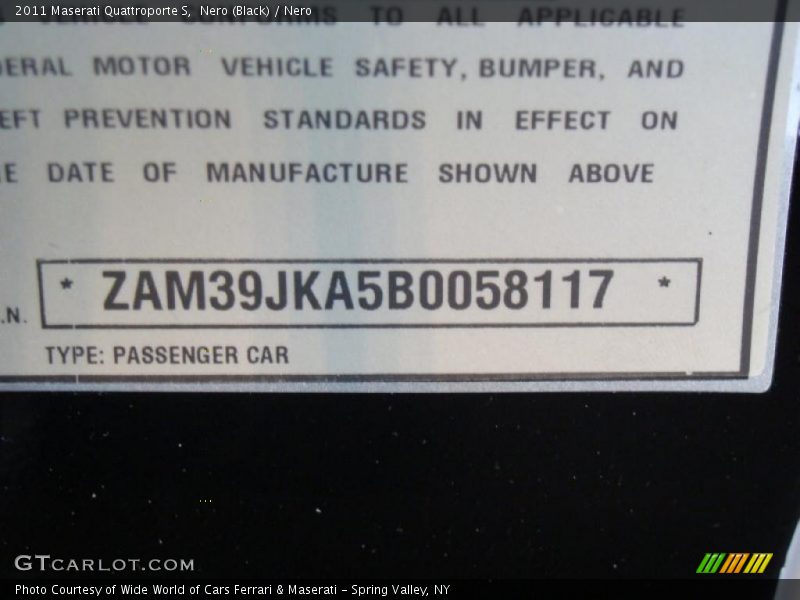Nero (Black) / Nero 2011 Maserati Quattroporte S