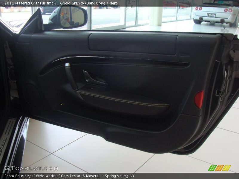 Grigio Granito (Dark Grey) / Nero 2011 Maserati GranTurismo S