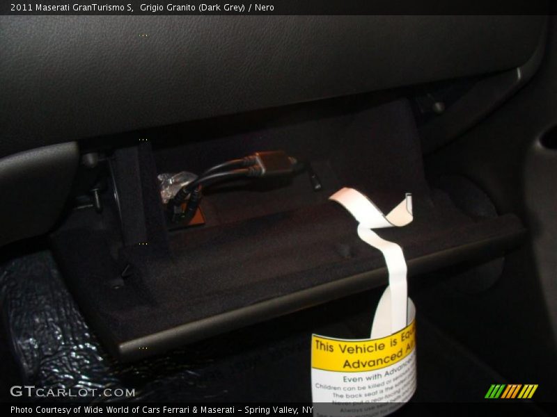 Grigio Granito (Dark Grey) / Nero 2011 Maserati GranTurismo S