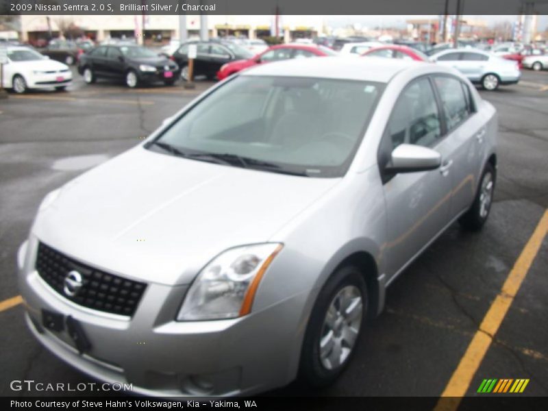 Brilliant Silver / Charcoal 2009 Nissan Sentra 2.0 S