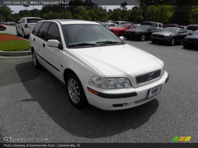 White / Taupe/Light Taupe 2001 Volvo V40