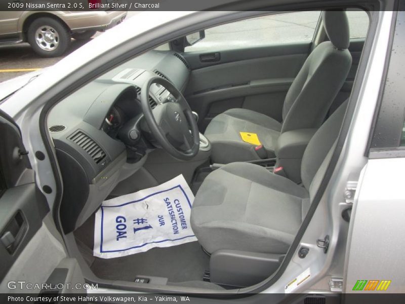 Brilliant Silver / Charcoal 2009 Nissan Sentra 2.0 S