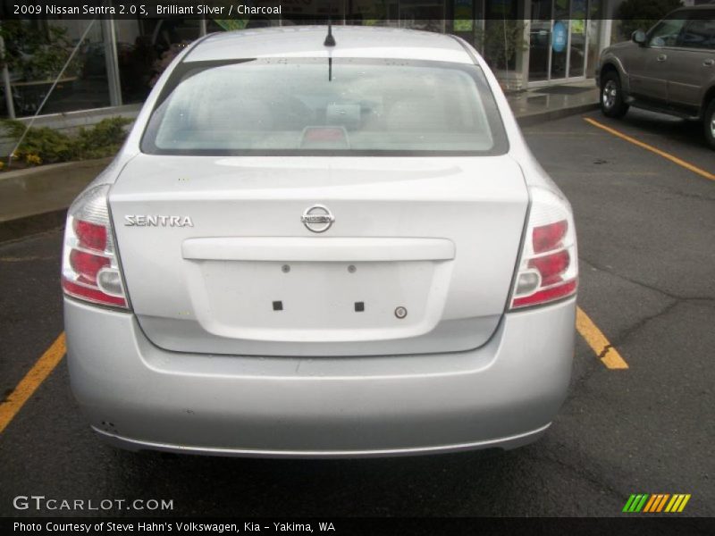 Brilliant Silver / Charcoal 2009 Nissan Sentra 2.0 S
