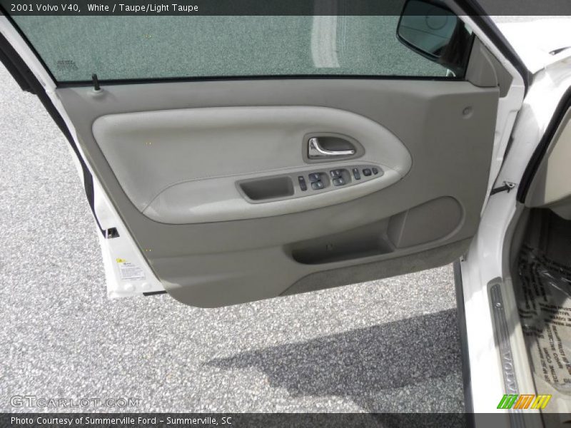 White / Taupe/Light Taupe 2001 Volvo V40