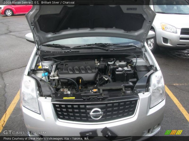 Brilliant Silver / Charcoal 2009 Nissan Sentra 2.0 S