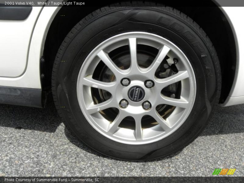 White / Taupe/Light Taupe 2001 Volvo V40