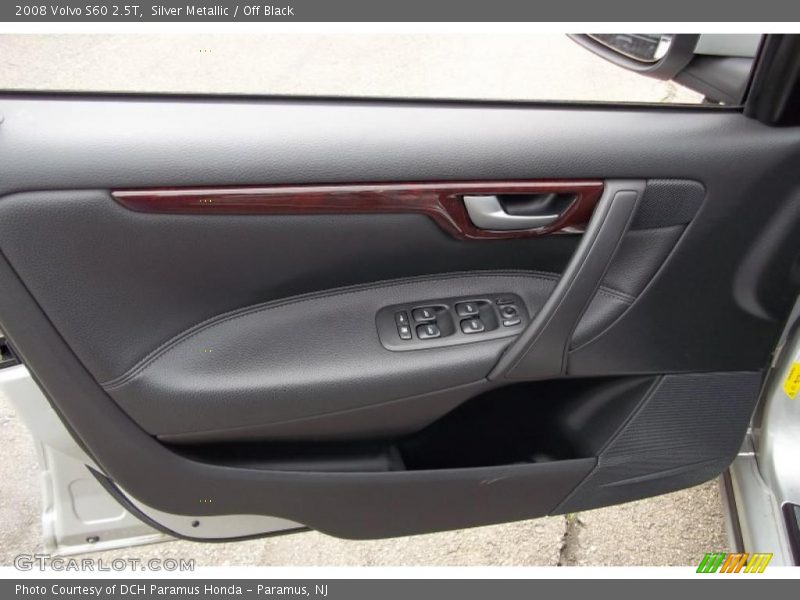 Silver Metallic / Off Black 2008 Volvo S60 2.5T