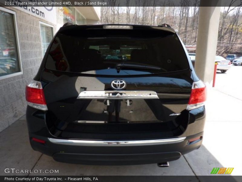 Black / Sand Beige 2011 Toyota Highlander Limited 4WD