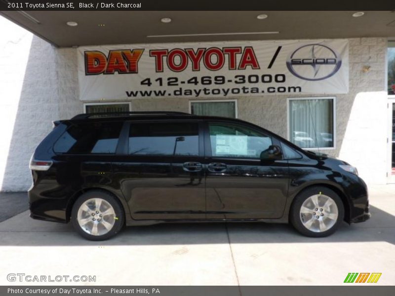 Black / Dark Charcoal 2011 Toyota Sienna SE