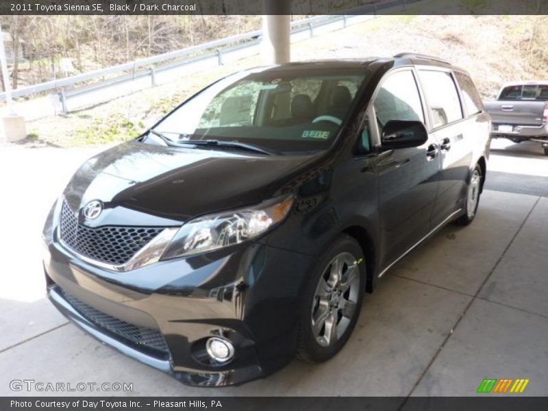 Black / Dark Charcoal 2011 Toyota Sienna SE