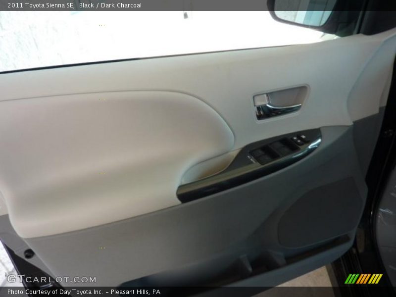 Black / Dark Charcoal 2011 Toyota Sienna SE
