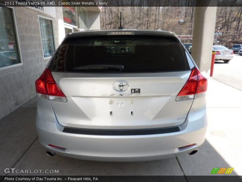 Classic Silver Metallic / Ivory 2011 Toyota Venza V6 AWD