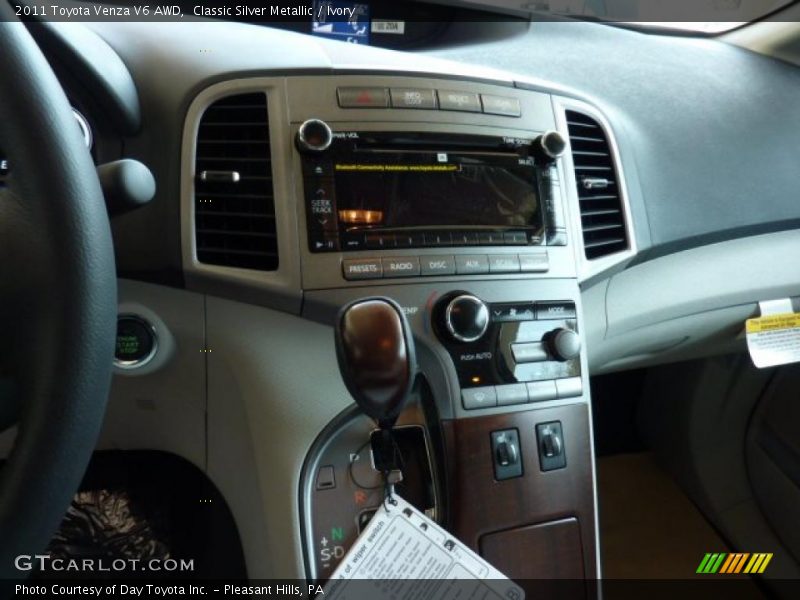Classic Silver Metallic / Ivory 2011 Toyota Venza V6 AWD