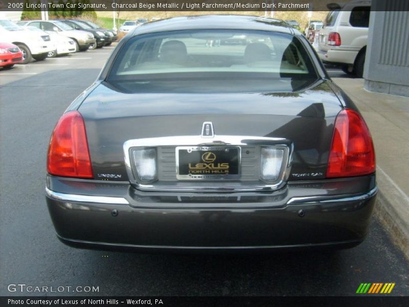Charcoal Beige Metallic / Light Parchment/Medium Dark Parchment 2005 Lincoln Town Car Signature