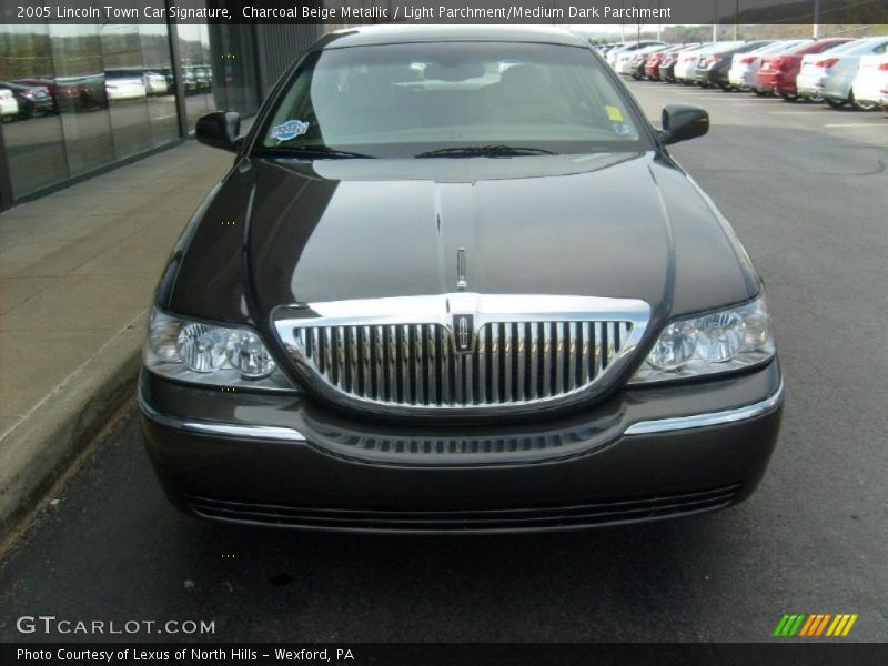 Charcoal Beige Metallic / Light Parchment/Medium Dark Parchment 2005 Lincoln Town Car Signature