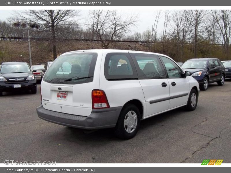 Vibrant White / Medium Graphite Grey 2002 Ford Windstar LX
