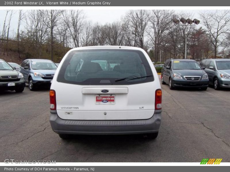 Vibrant White / Medium Graphite Grey 2002 Ford Windstar LX
