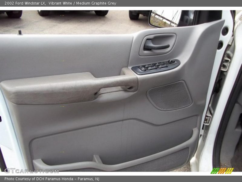 Vibrant White / Medium Graphite Grey 2002 Ford Windstar LX