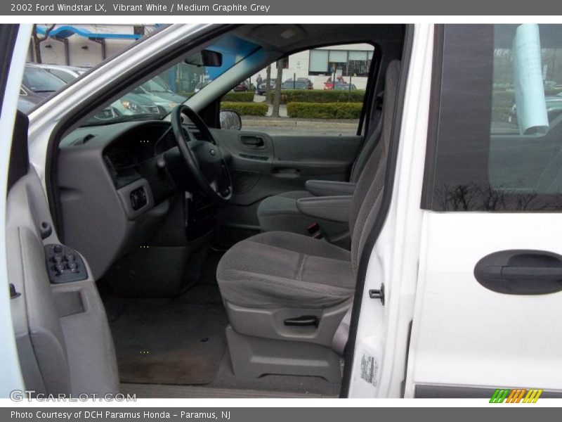 Vibrant White / Medium Graphite Grey 2002 Ford Windstar LX